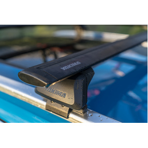 Yakima Black 2 Bar JetStream Thru Bar Flush Rail Mount Crossbar Kit for BMW X1 5dr SUV (04/2010 - 09/2015)