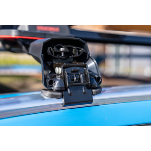 Yakima Black JetStream Flush Bar Flush Rail Mount Crossbar Kit for Peugeot E 308 5dr Wagon (2024 - On)