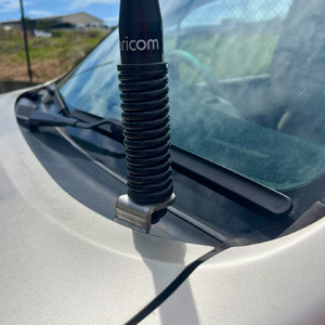 Scrub King Bonnet Hinge UHF Antenna Bracket to suit Toyota Prado 120 Series (Matte Black)