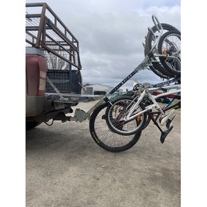 Single Trail SL100 Vertical 3 Bike Carrier (Powercoated Finish)