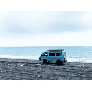 Mitsubishi Delica L300 High Roof (1986-1999) Slimline II Roof Rack Kit by Front Runner - KRMD002T